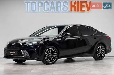 Седан Toyota Camry 2025 в Киеве
