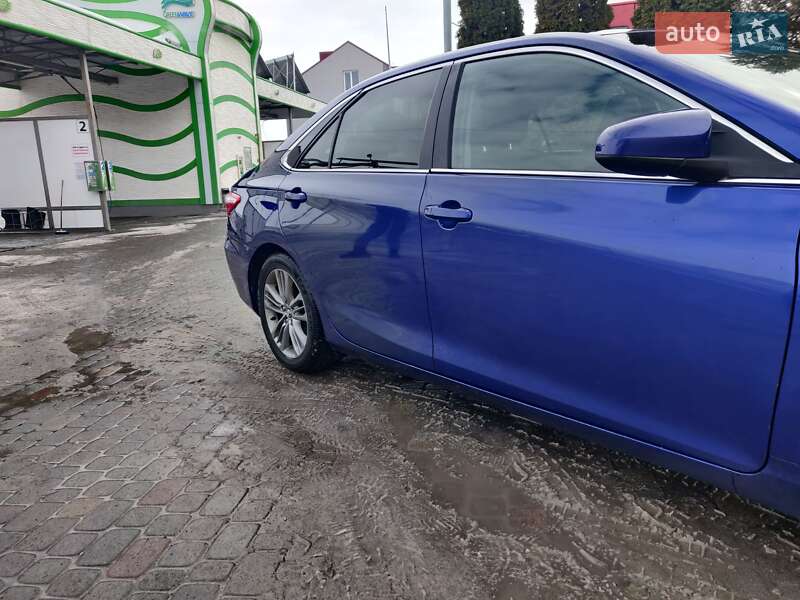 Седан Toyota Camry 2014 в Тернополе