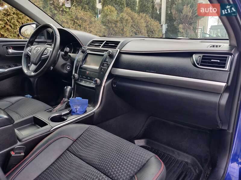 Седан Toyota Camry 2014 в Тернополе
