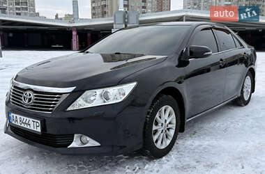 Седан Toyota Camry 2012 в Києві