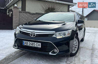 Седан Toyota Camry 2015 в Виннице