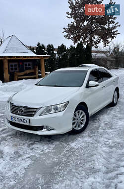 Седан Toyota Camry 2014 в Прилуках