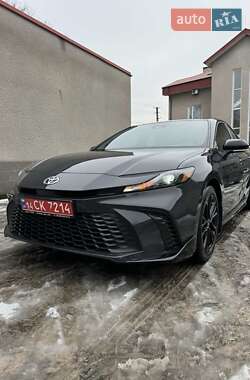 Седан Toyota Camry 2025 в Дніпрі