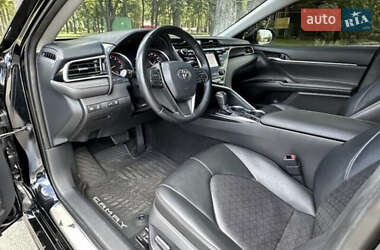 Седан Toyota Camry 2017 в Новояворовске