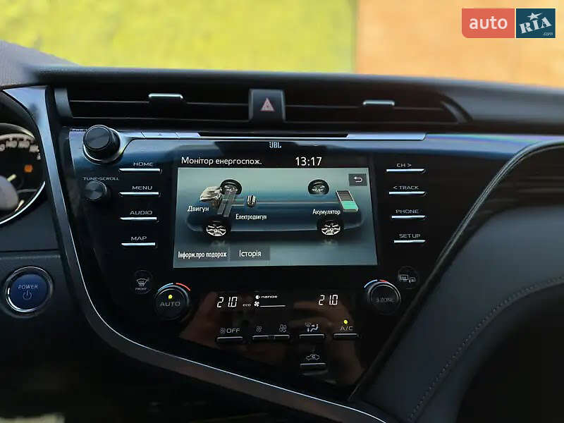 Седан Toyota Camry 2019 в Львове