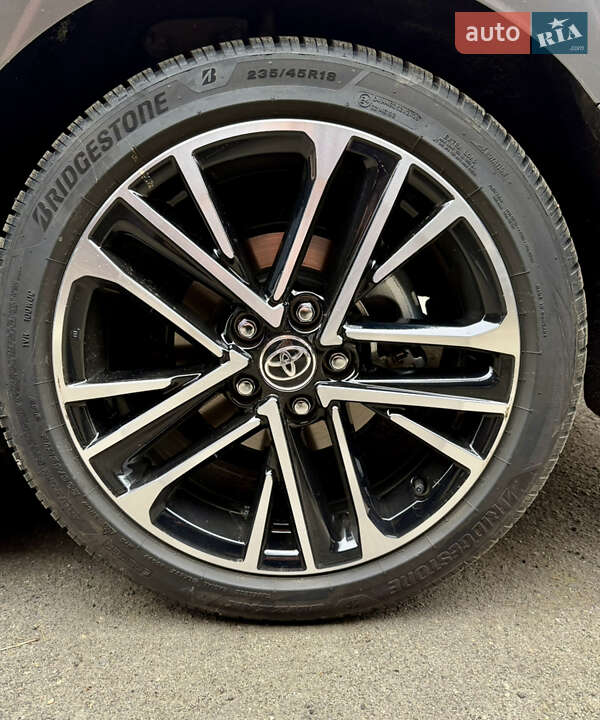 Седан Toyota Camry 2025 в Одессе