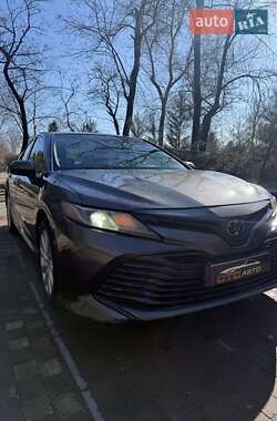 Седан Toyota Camry 2018 в Запоріжжі