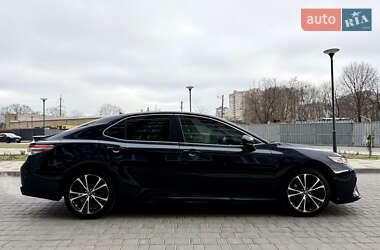 Седан Toyota Camry 2017 в Одессе