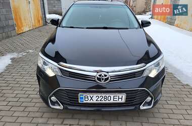 Седан Toyota Camry 2016 в Красилове