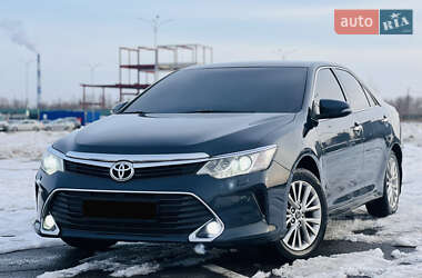Седан Toyota Camry 2017 в Києві