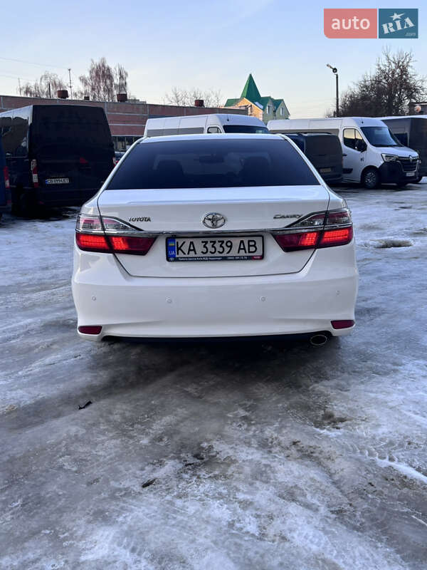 Седан Toyota Camry 2016 в Чернигове