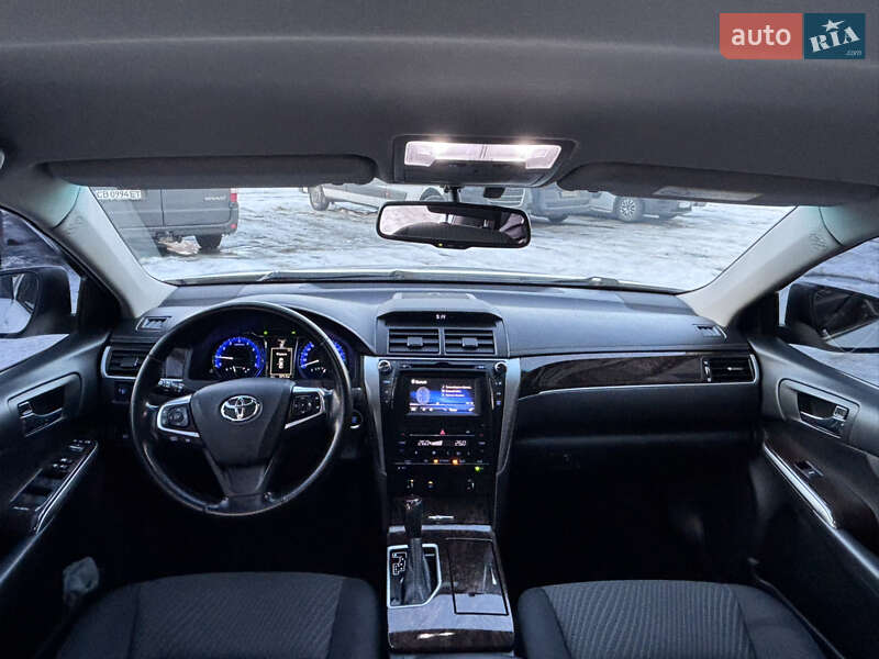Седан Toyota Camry 2016 в Чернигове
