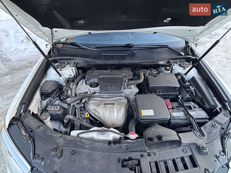 Седан Toyota Camry 2016 в Чернигове