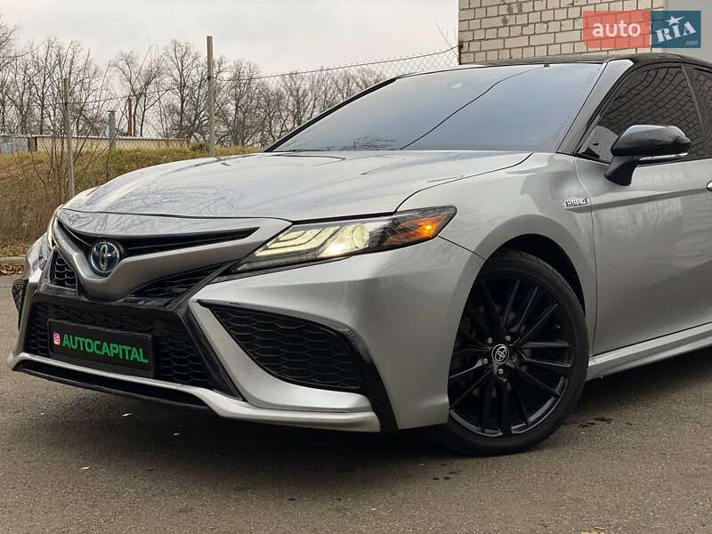 Седан Toyota Camry 2020 в Киеве