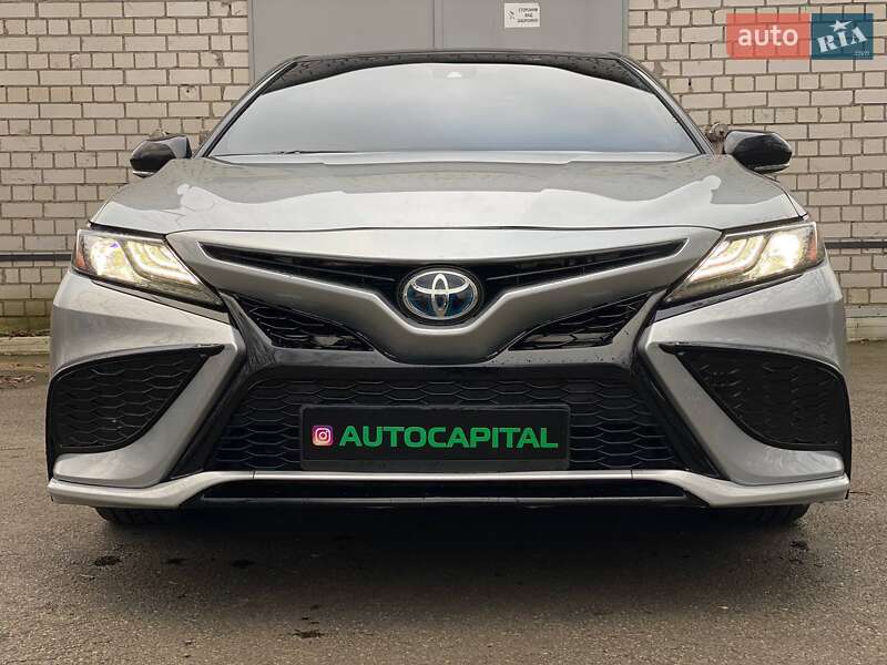 Седан Toyota Camry 2020 в Киеве