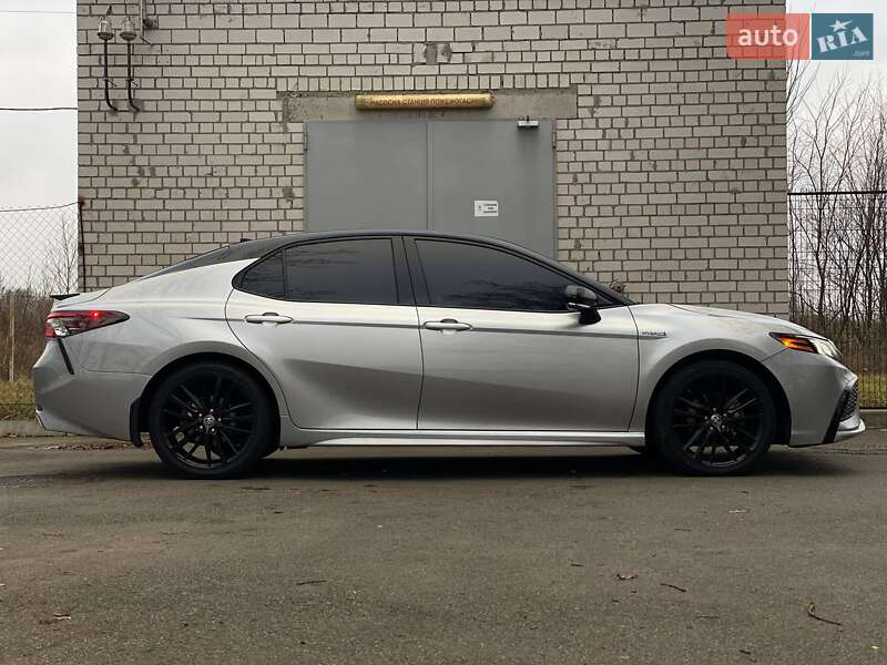 Седан Toyota Camry 2020 в Киеве