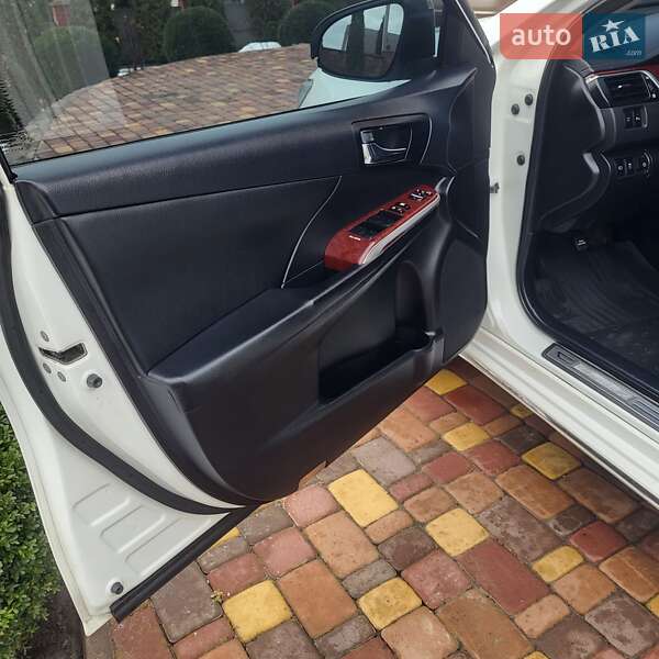 Седан Toyota Camry 2011 в Смеле