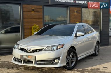 Седан Toyota Camry 2014 в Шептицькому
