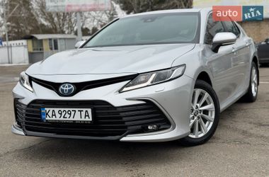Седан Toyota Camry 2023 в Киеве