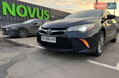Седан Toyota Camry 2017 в Киеве