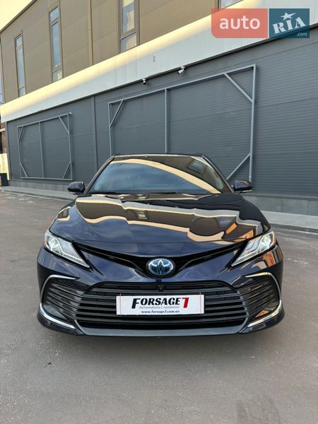 Седан Toyota Camry 2021 в Киеве