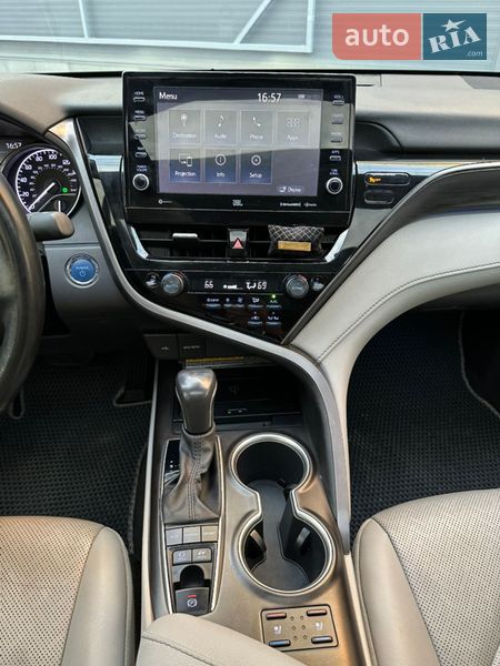 Седан Toyota Camry 2021 в Киеве