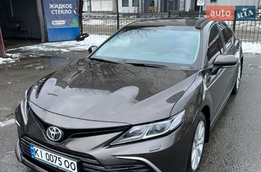 Седан Toyota Camry 2021 в Киеве