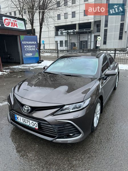 Toyota Camry 2021