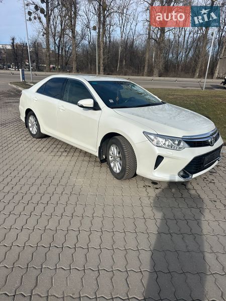 Toyota Camry 2017