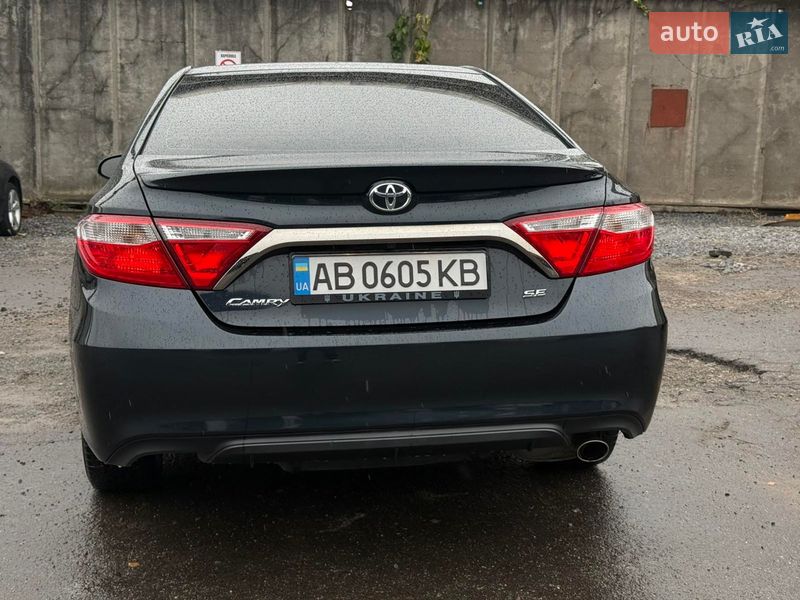 Седан Toyota Camry 2016 в Виннице