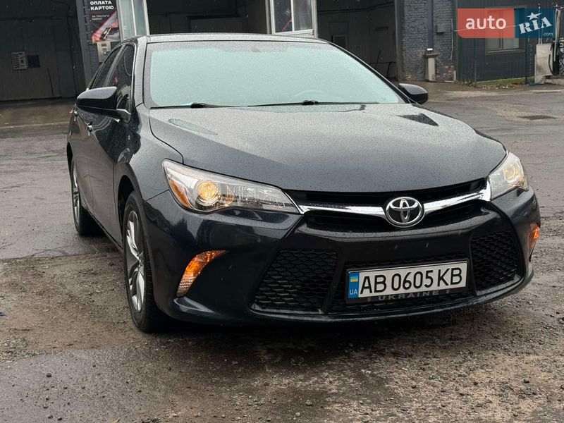 Седан Toyota Camry 2016 в Виннице