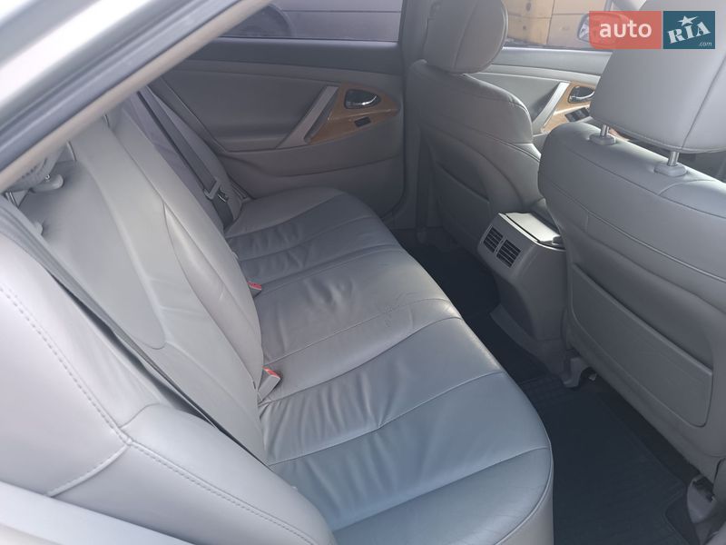 Седан Toyota Camry 2006 в Киеве