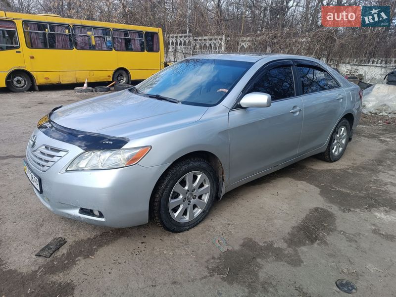 Седан Toyota Camry 2006 в Киеве