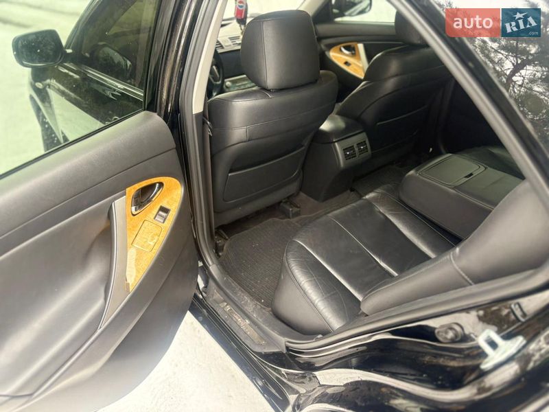 Седан Toyota Camry 2007 в Киеве