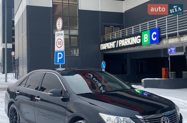 Седан Toyota Camry 2012 в Киеве