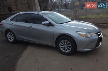 Седан Toyota Camry 2015 в Кривом Роге