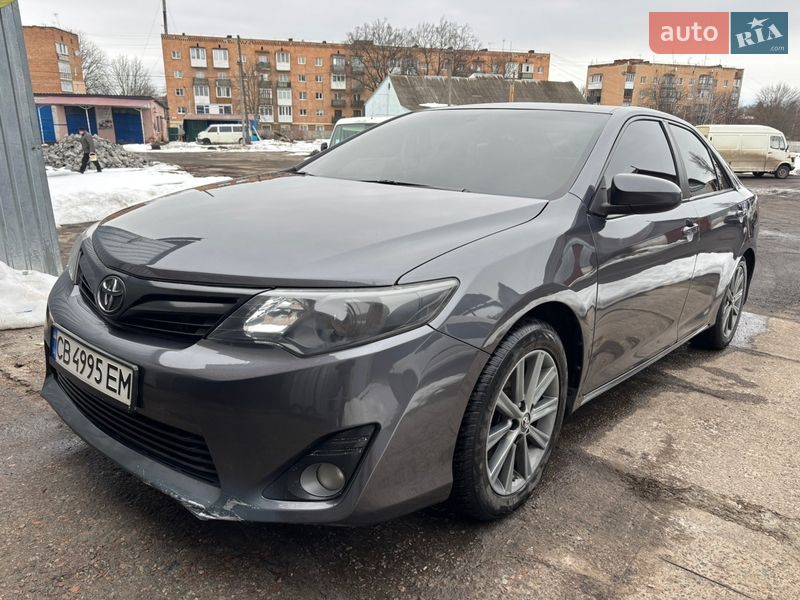 Седан Toyota Camry 2014 в Гадяче