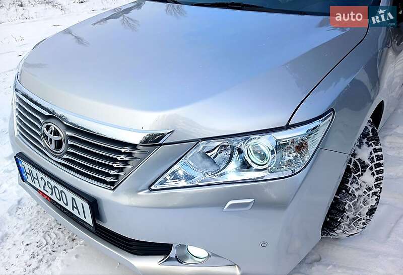 Седан Toyota Camry 2012 в Саврани