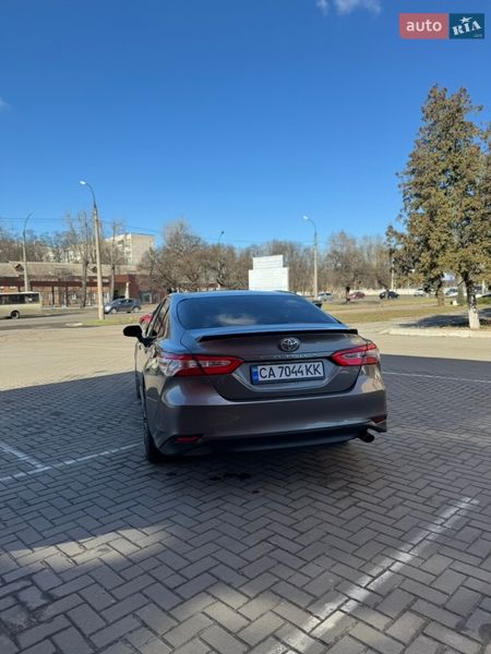 Седан Toyota Camry 2018 в Черкассах