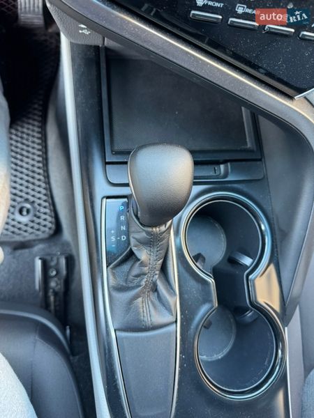 Седан Toyota Camry 2018 в Черкассах