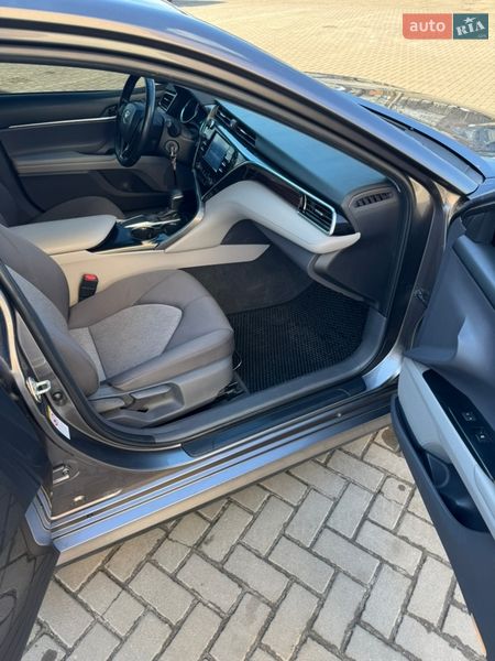Седан Toyota Camry 2018 в Черкассах