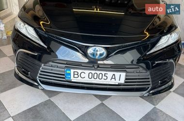 Седан Toyota Camry 2022 в Львове