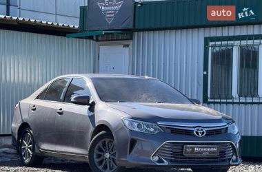 Седан Toyota Camry 2015 в Виннице