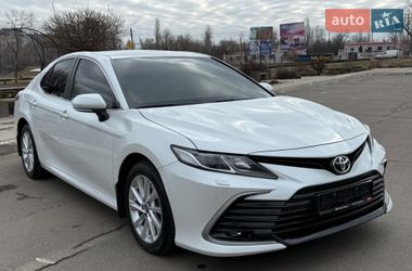 Седан Toyota Camry 2021 в Кривом Роге