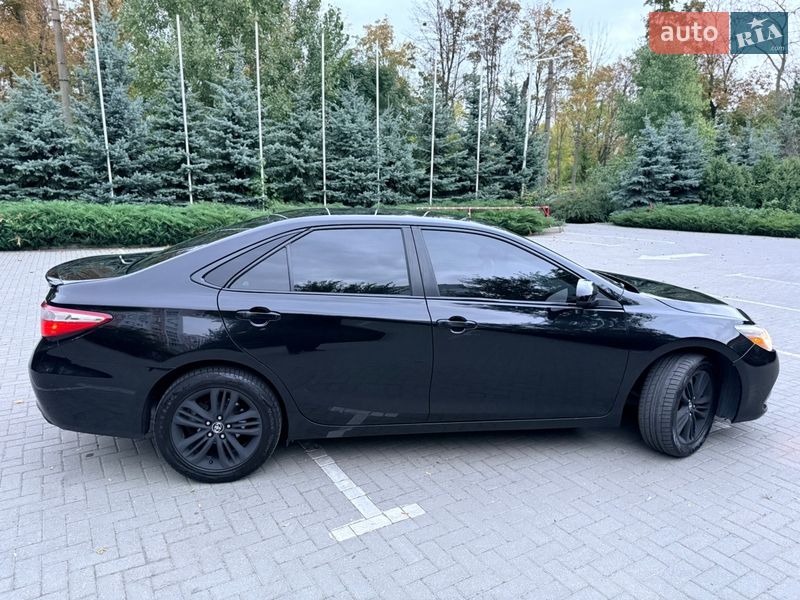 Седан Toyota Camry 2016 в Харькове