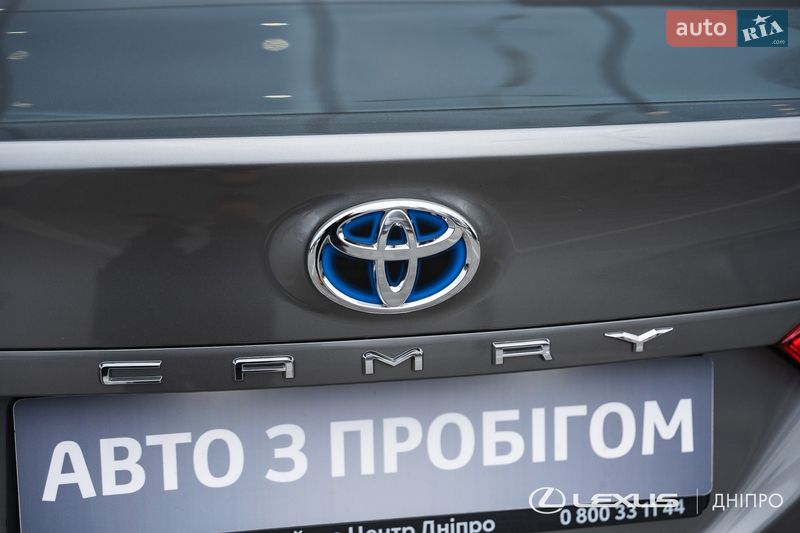 Седан Toyota Camry 2024 в Днепре