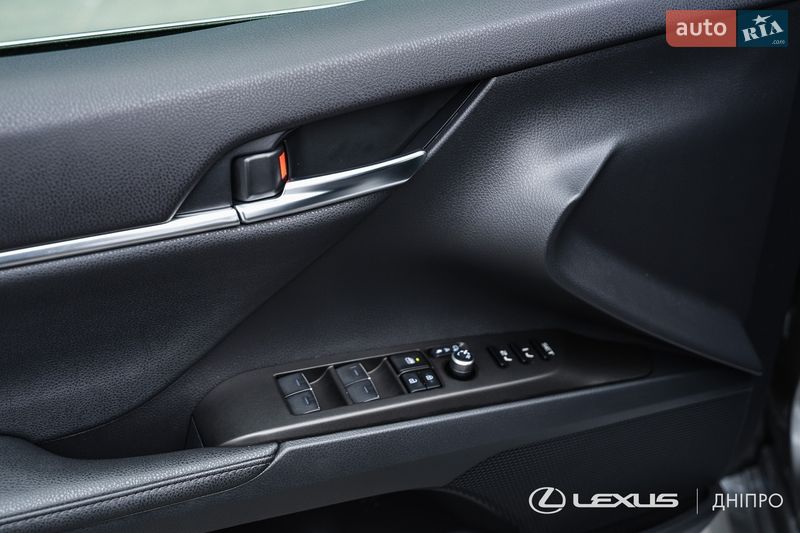 Седан Toyota Camry 2024 в Днепре