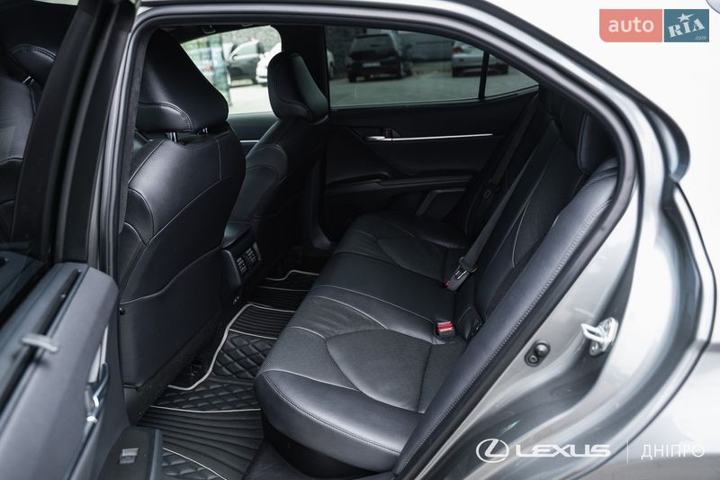 Седан Toyota Camry 2024 в Днепре