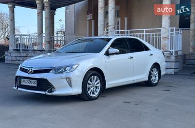 Седан Toyota Camry 2016 в Чорткове