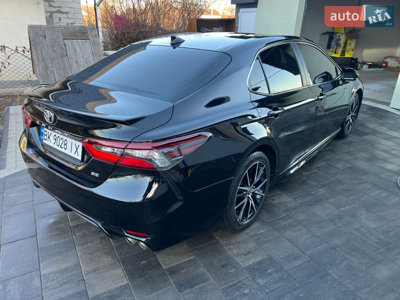 Седан Toyota Camry 2020 в Буче